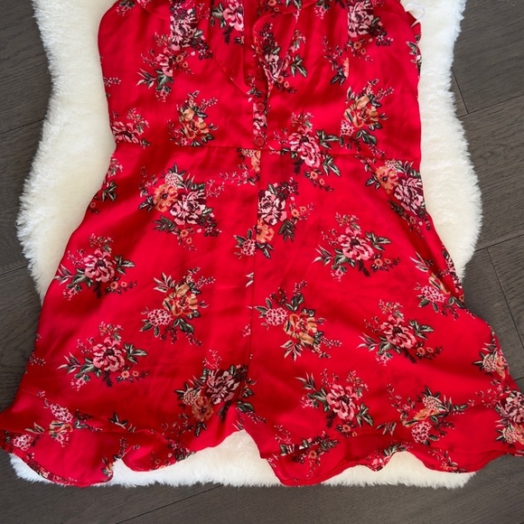 RED FLORAL PRINT ROMPER - Picture 5 of 7